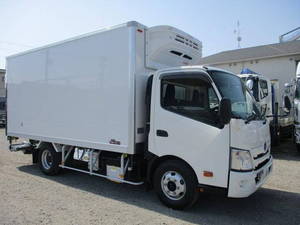 Dutro Refrigerator & Freezer Truck_1