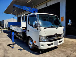Dutro Truck (With Crane)_1