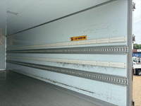 ISUZU Forward Refrigerator & Freezer Truck 2PG-FTR90V2 2021 336,000km_9