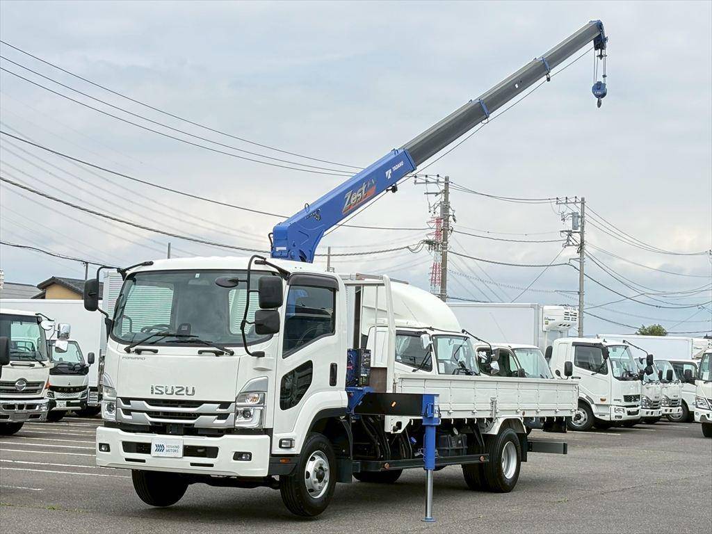 Japanese Used ISUZUForward Truck (With 4 Steps Of Cranes) 2PG