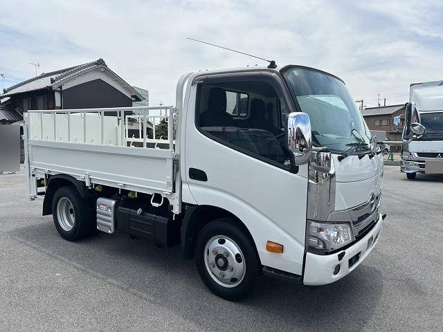 HINO Dutro Flat Body 2RG-XZU605M 2020 132,000km