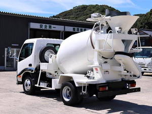 Dutro Mixer Truck_2