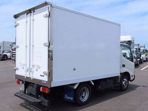 Dutro Refrigerator & Freezer Truck_2