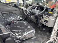 MITSUBISHI FUSO Canter Flat Body 2RG-FEAV0 2023 784km_32