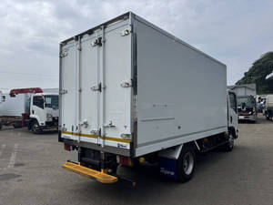 Elf Refrigerator & Freezer Truck_2