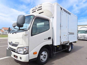 Dutro Refrigerator & Freezer Truck_1