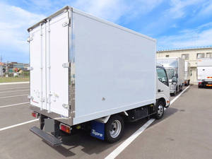 Dutro Refrigerator & Freezer Truck_2