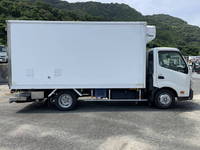 HINO Dutro Refrigerator & Freezer Truck TPG-XZU710M 2018 52,050km_7