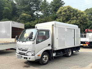 Dutro Bottle Van_1