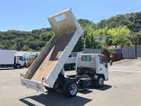 ISUZU Elf Dump KR-NKR81ED 2004 30,877km_2