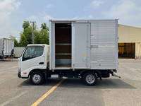 HINO Dutro Aluminum Van TPG-XZC605M 2018 60,379km_6