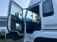 ISUZU Giga Trailer Head QDG-EXZ52AJ 2016 371,813km_39