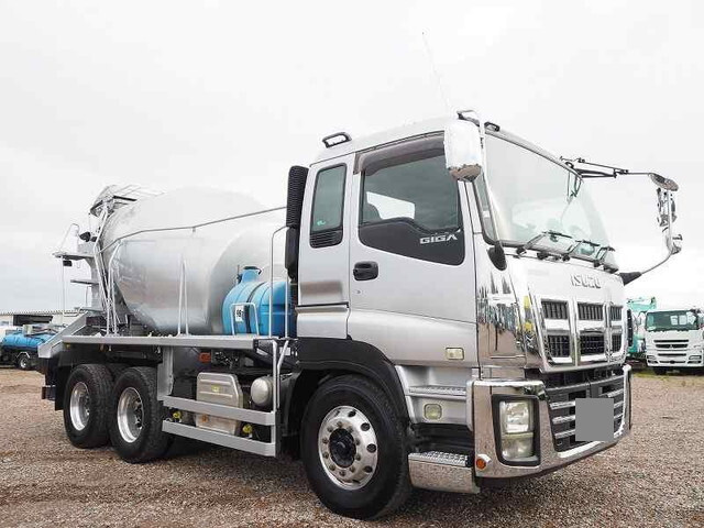 Giga Mixer Truck_1
