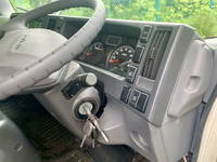ISUZU Elf Panel Van TRG-NPR85AN 2018 205,122km_15