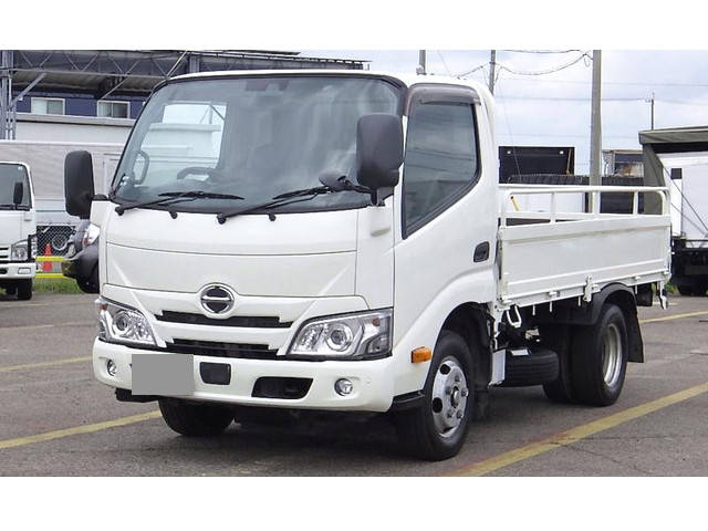 HINO Dutro Flat Body 2RG-XZC605M 2020 213,000km