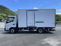 HINO Dutro Refrigerator & Freezer Truck TPG-XZU710M 2018 77,068km_5