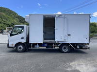 HINO Dutro Refrigerator & Freezer Truck TPG-XZU710M 2018 77,068km_6
