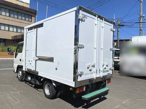 Elf Refrigerator & Freezer Truck_2