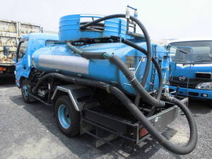 Dutro Vacuum Truck_2