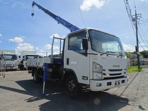 Elf Truck (With 4 Steps Of Cranes)_1