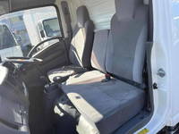 ISUZU Elf Aluminum Van TRG-NMR85N 2015 162,725km_40