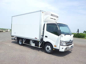 Dutro Refrigerator & Freezer Truck_1