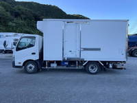 HINO Dutro Refrigerator & Freezer Truck TPG-XZU710M 2018 117,127km_5