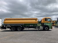UD TRUCKS Quon Tank Lorry QPG-CD5ZA 2017 765,889km_6