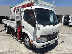 Dutro Truck (With 3 Steps Of Cranes)_1