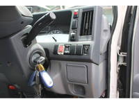 ISUZU Elf Panel Van TRG-NHS85AN 2016 62,000km_31