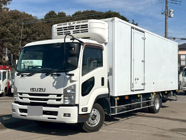 ISUZU Forward Refrigerator & Freezer Truck TKG-FRR90T2 2017 347,216km_1