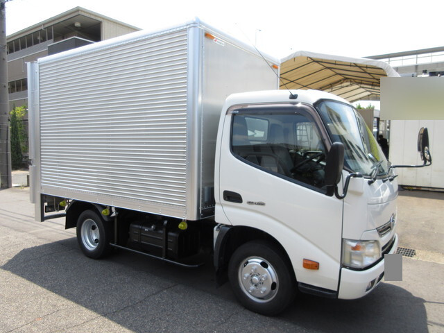 Dutro Panel Van_1