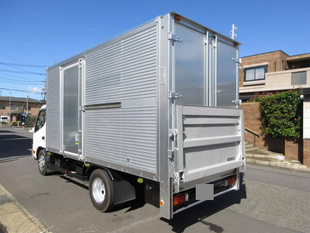 Dutro Aluminum Van_2