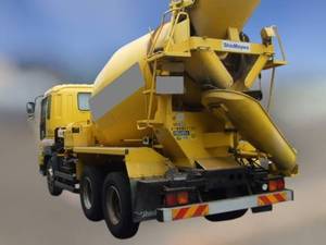 Giga Mixer Truck_2