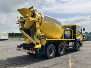 Giga Mixer Truck_2