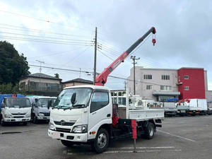 Dutro Truck (With 3 Steps Of Cranes)_1