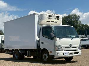 Dutro Refrigerator & Freezer Truck_2