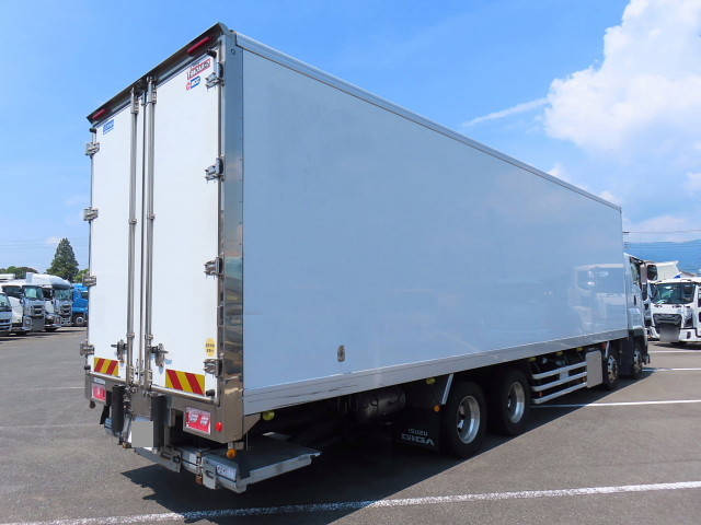 Giga Refrigerator & Freezer Truck_2