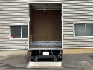 Elf Aluminum Van_2