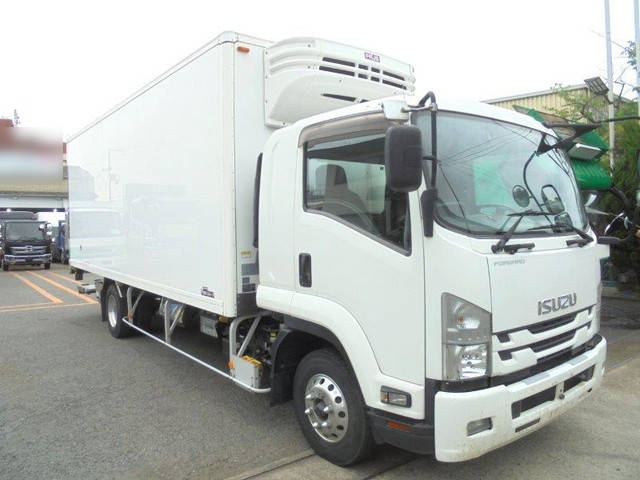 ISUZU Forward Refrigerator & Freezer Truck TKG-FRR90S2 2018 332,870km