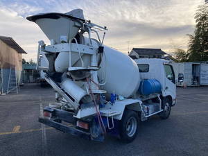 Dutro Mixer Truck_2