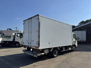 Dutro Refrigerator & Freezer Truck_2
