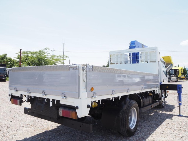 Dutro Truck (With 3 Steps Of Cranes)_2