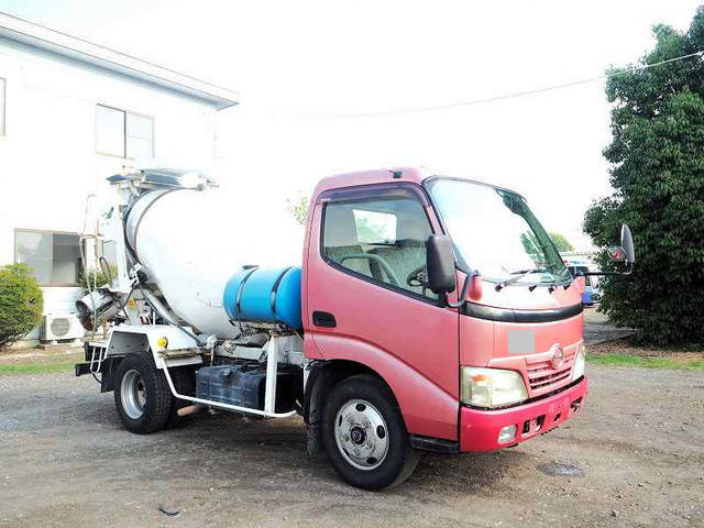 Dutro Mixer Truck_1