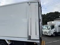 ISUZU Forward Refrigerator & Freezer Truck 2RG-FRR90T2 2018 368,468km_10