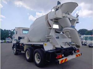 Giga Mixer Truck_2