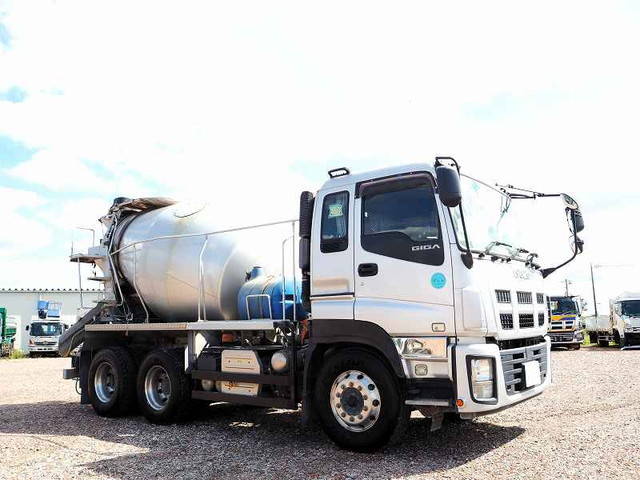 ISUZU Giga Mixer Truck QKG-CXZ77AT 2014 152,552km