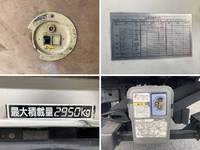 ISUZU Elf Panel Van TRG-NMR85AN 2016 194,063km_17