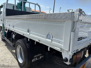 Elf Truck (With 3 Steps Of Cranes)_2