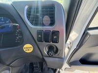 UD TRUCKS Quon Trailer Head QKG-GK5XAB 2014 480,000km_12